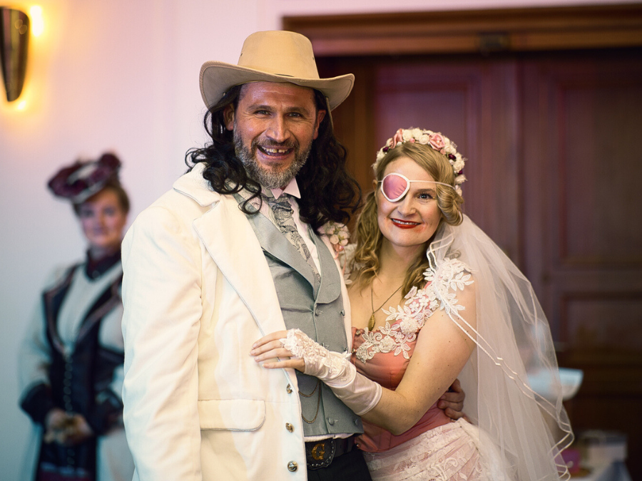 Bluthochzeit im Western-Puff – Wild-West-Krimi mit Dinner